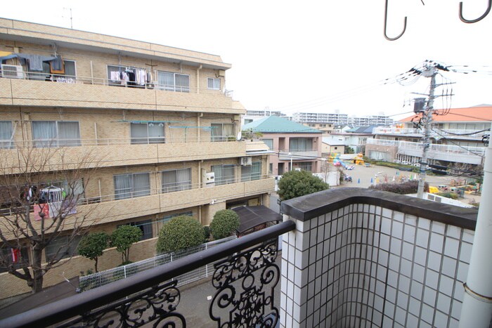 物件内観写真16　(室内からの展望)