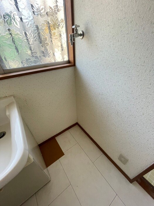 物件内観写真12　(洗濯機置場)