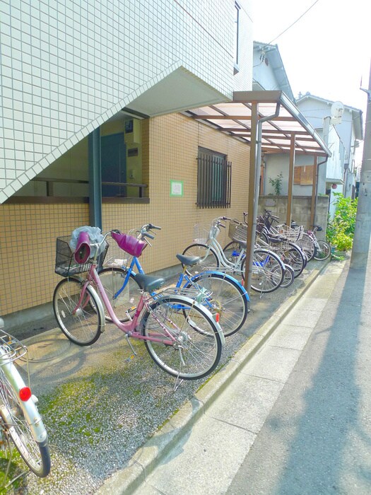 物件外観写真3　(駐輪場)