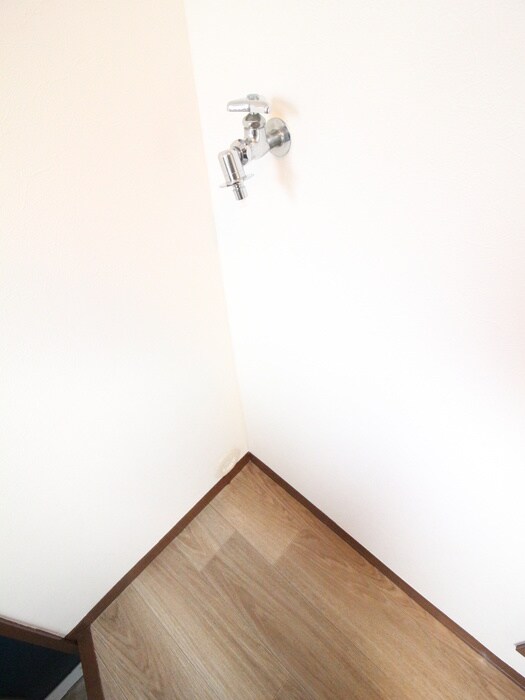 物件内観写真11　(洗濯機置場)