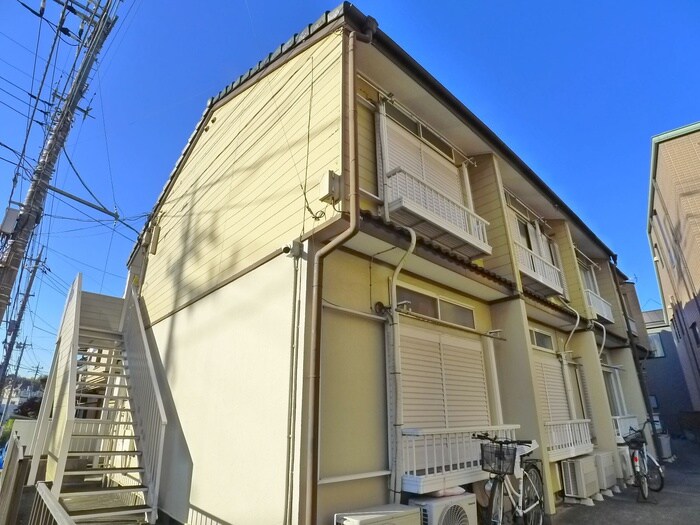 物件外観写真2　(エントランス部分)