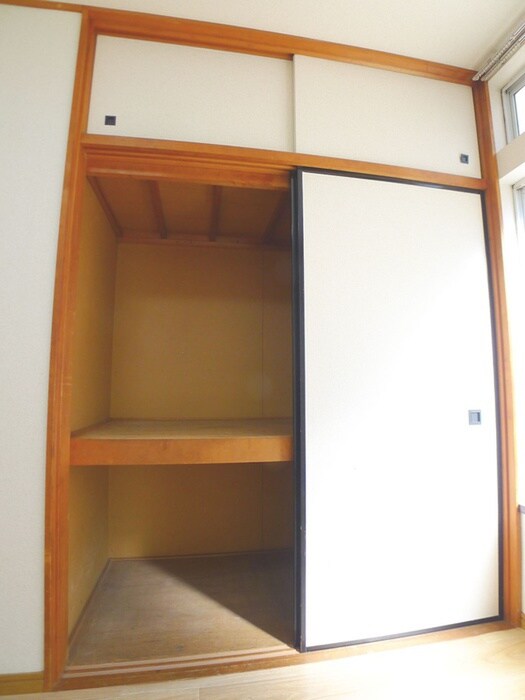 物件内観写真4　(収納)