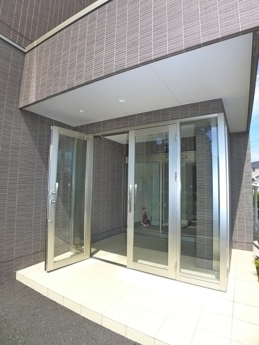 物件外観写真4　(エントランス部分)