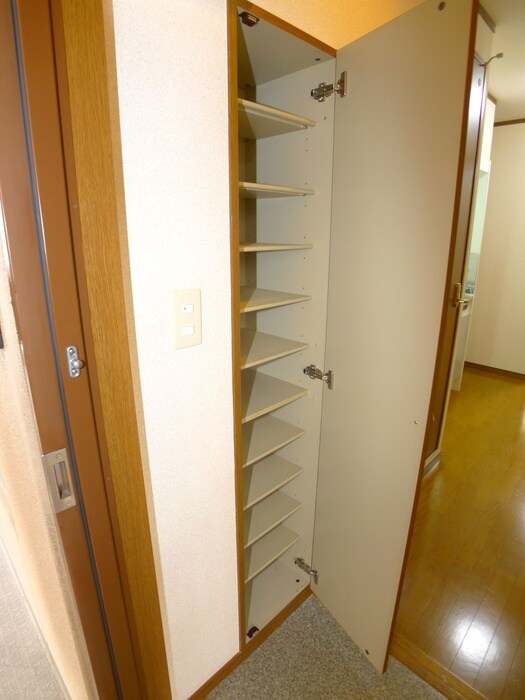 物件内観写真11　(靴箱)