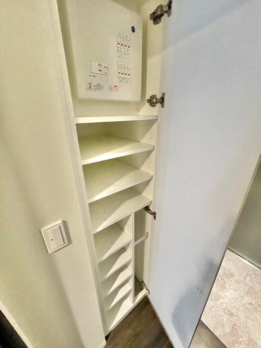 物件内観写真8　(靴箱)