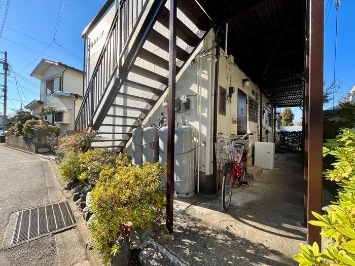 物件外観写真5　(エントランス部分)