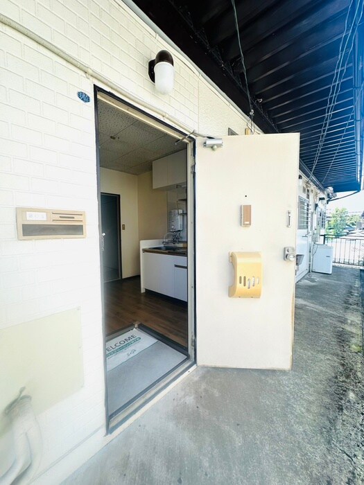 物件内観写真13　(玄関)