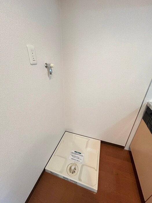 物件内観写真14　(洗濯機置場)