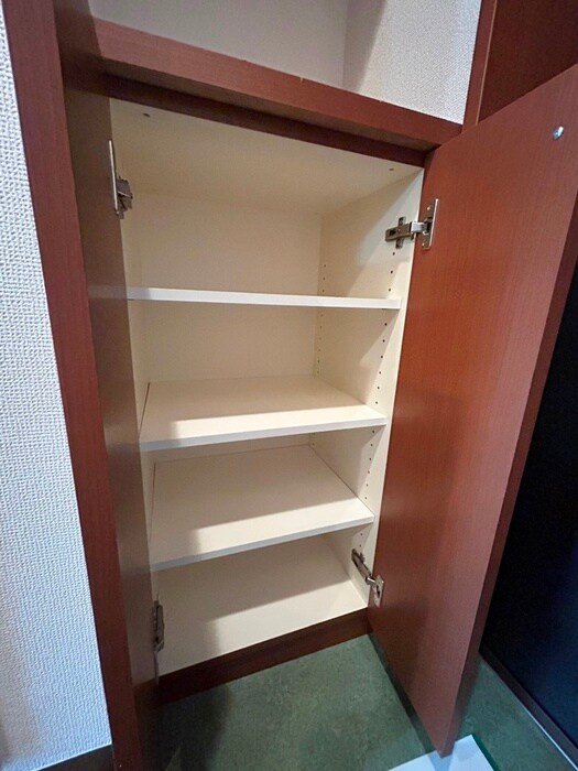 物件内観写真15　(靴箱)