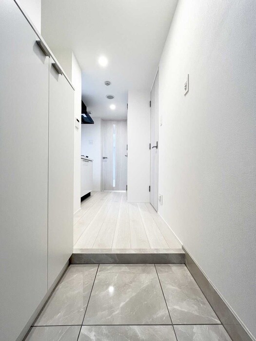 物件内観写真7　(玄関)