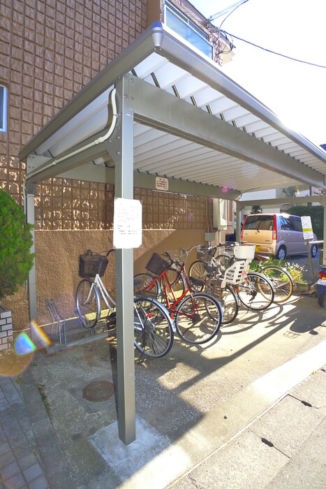 グリ－ンタウン本中山の駐輪場