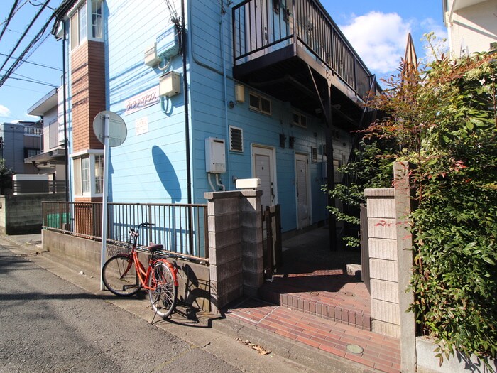 物件外観写真4　(エントランス部分)