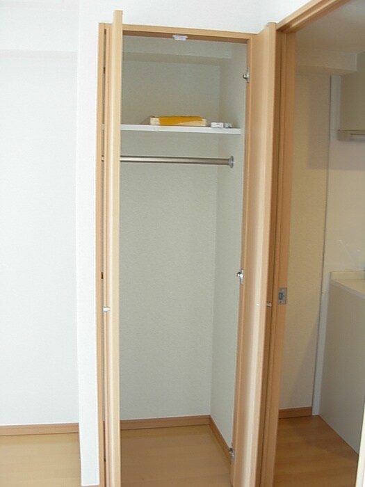 物件内観写真11　(収納)