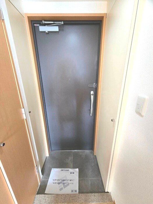 物件内観写真13　(玄関)