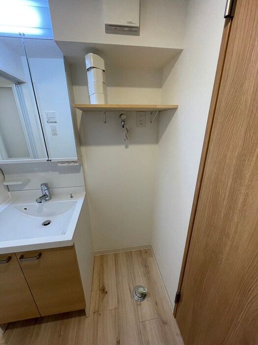 物件内観写真16　(洗濯機置場)