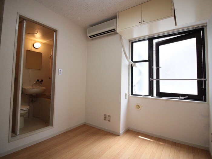 物件内観写真9　(居室)