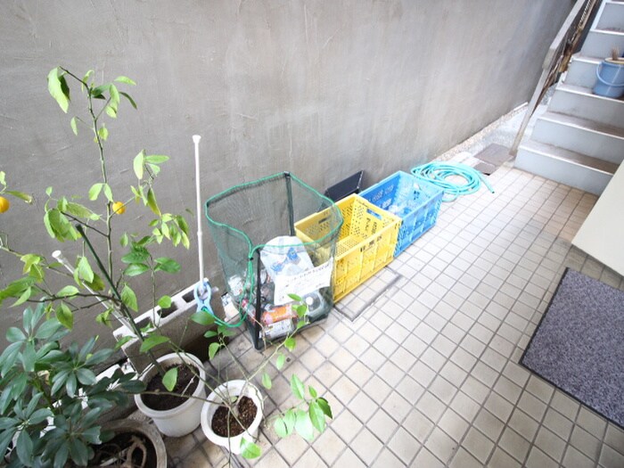 物件外観写真4　(エントランス部分)