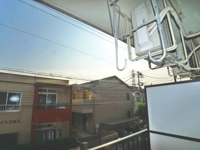 物件内観写真12　(室内からの展望)