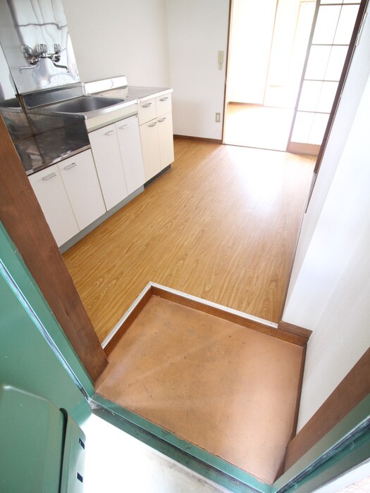 物件内観写真16　(玄関)