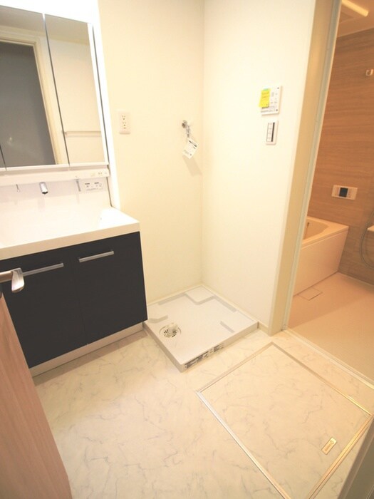 物件内観写真15　(洗濯機置場)