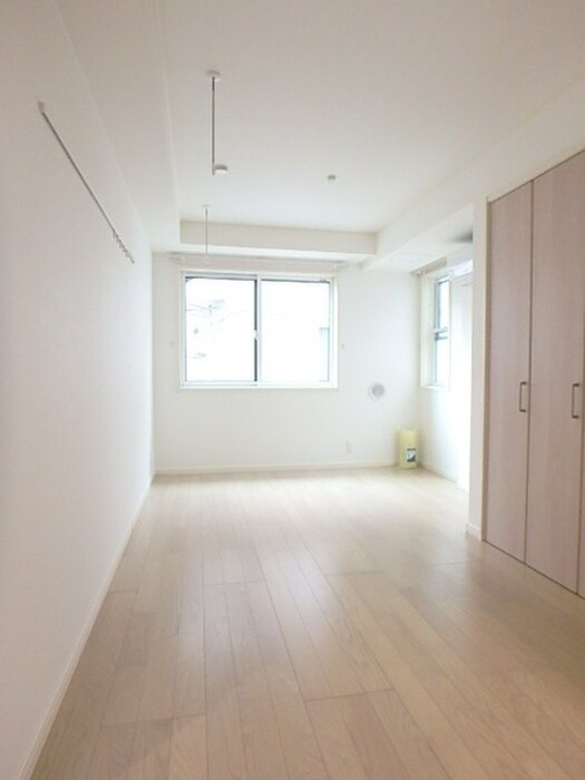 物件内観写真16　(室内からの展望)