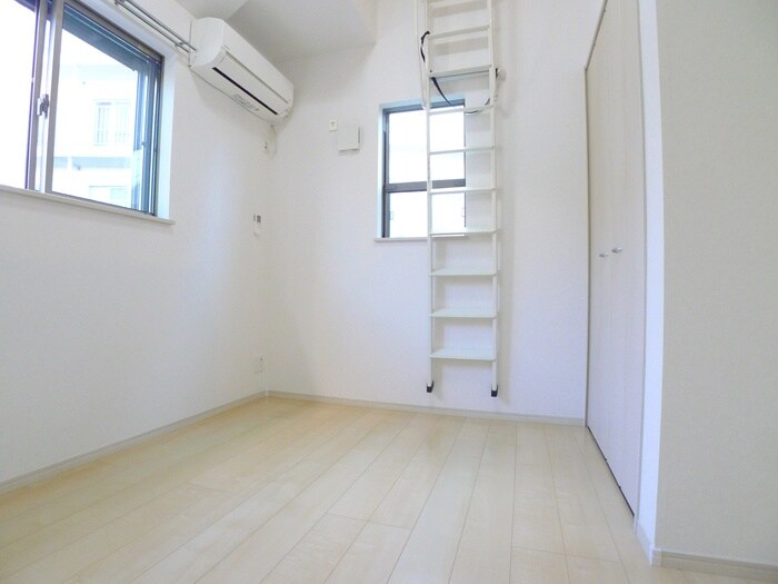 物件内観写真4　(居室)