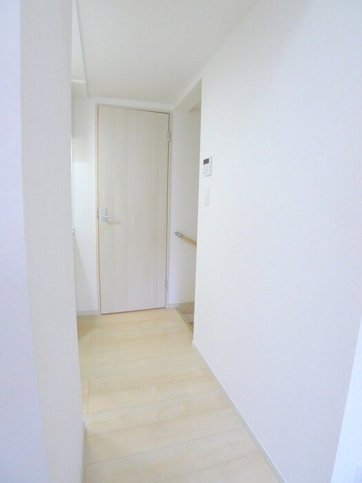物件内観写真12　(廊下)