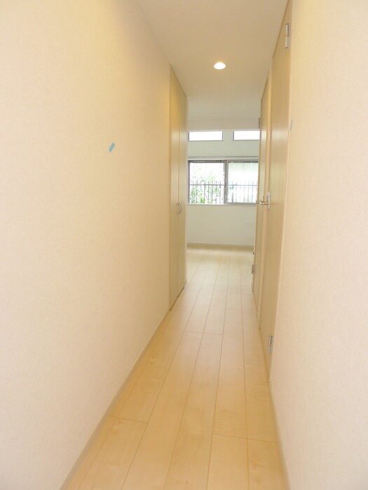 物件内観写真16　(廊下)