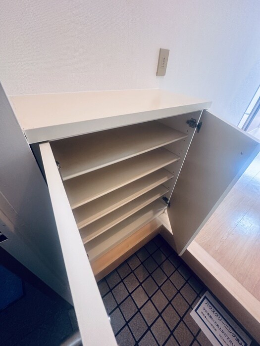 物件内観写真17　(靴箱)