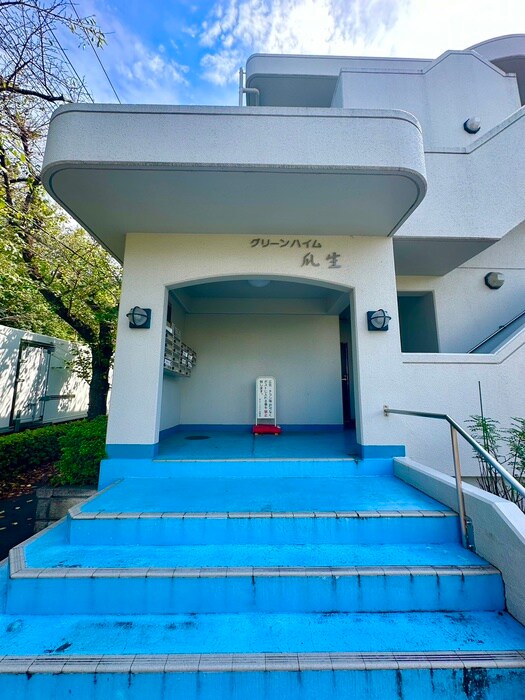 物件外観写真4　(エントランス部分)