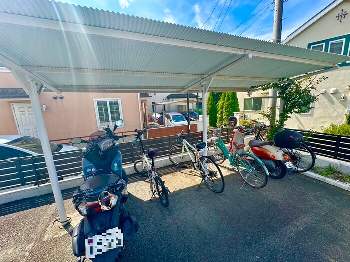 物件外観写真6　(駐輪場)