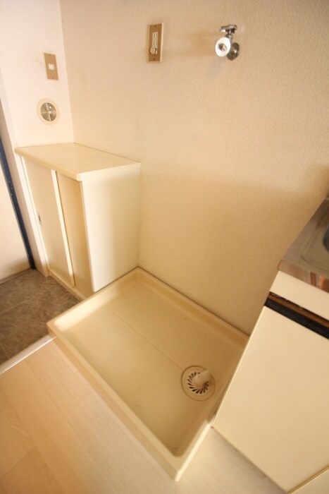 物件内観写真15　(洗濯機置場)