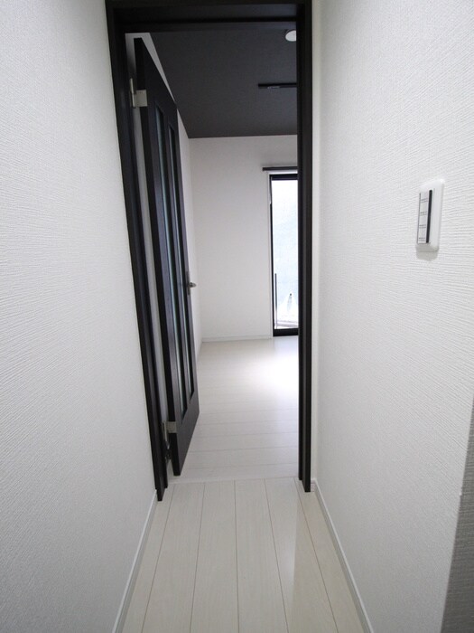 物件内観写真18　(廊下)