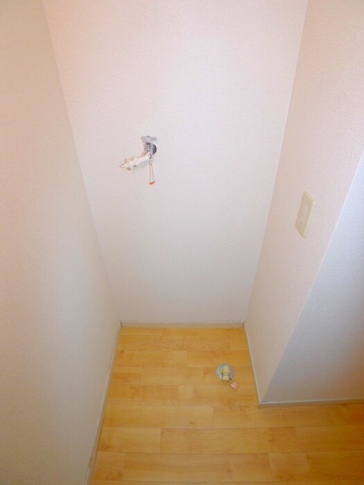 物件内観写真15　(洗濯機置場)