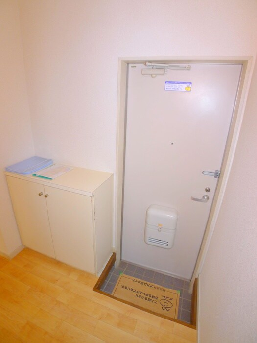 物件内観写真16　(玄関)