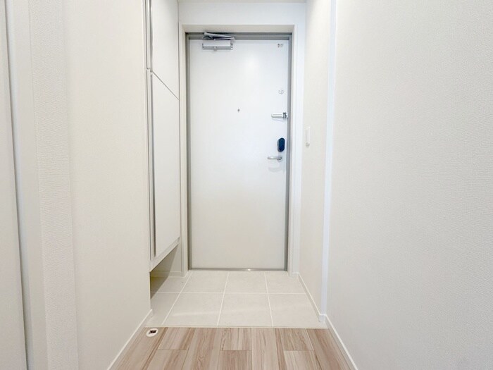 物件内観写真15　(玄関)