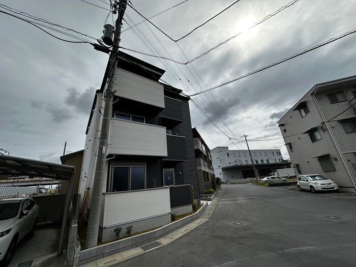 物件外観写真2　(外観写真)