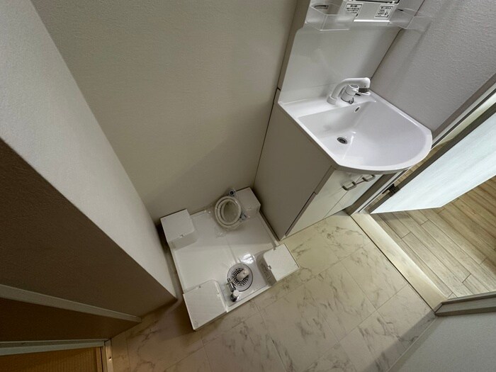 物件内観写真12　(洗濯機置場)