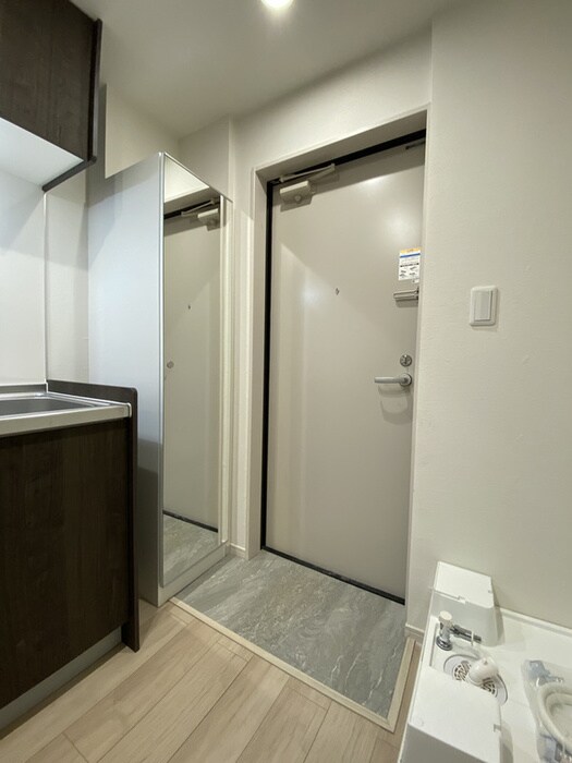 物件内観写真15　(玄関)