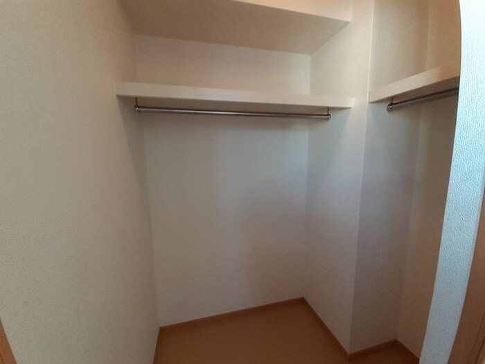 物件内観写真6　(収納)