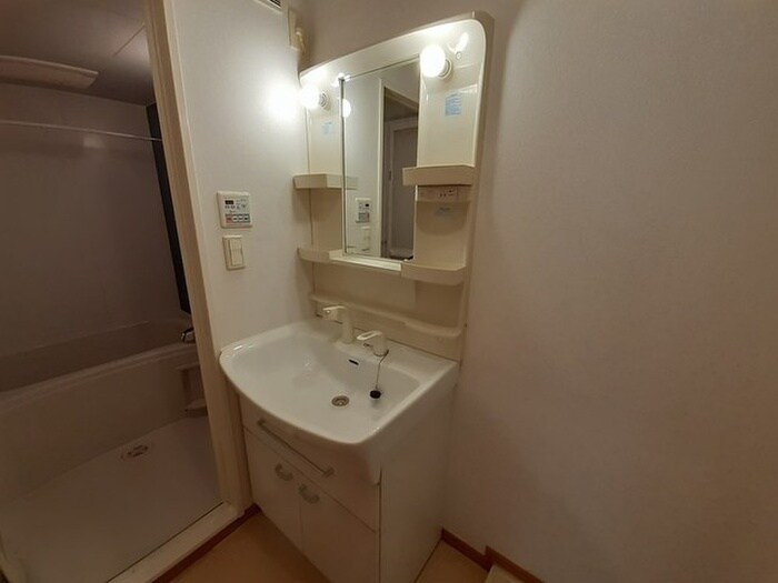 物件内観写真9　(洗面)