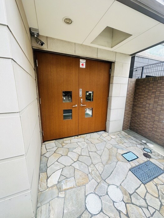 物件外観写真5　(エントランス部分)