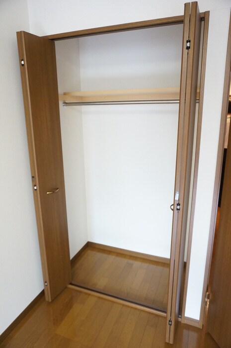 物件内観写真12　(収納)