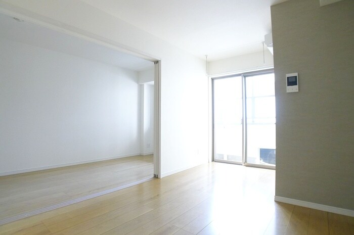 物件内観写真11　(室内からの展望)