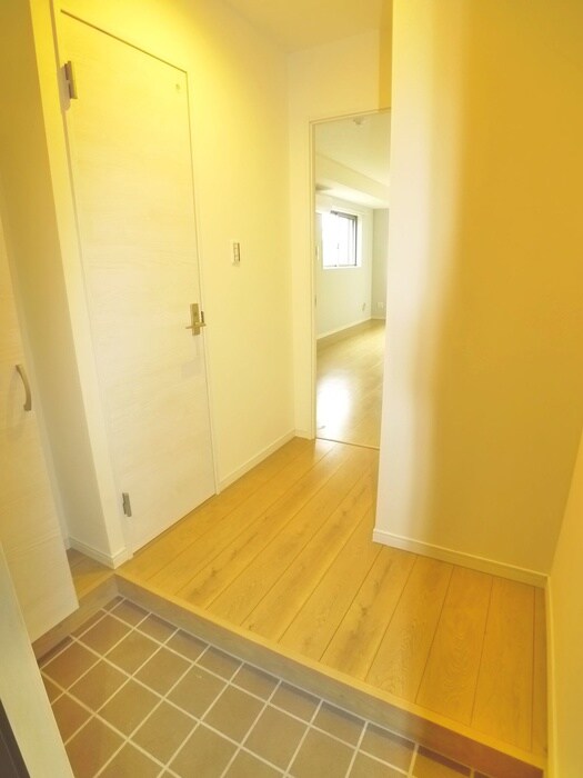 物件内観写真17　(玄関)