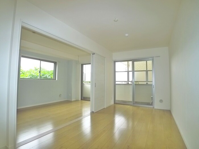 物件内観写真21　(室内からの展望)