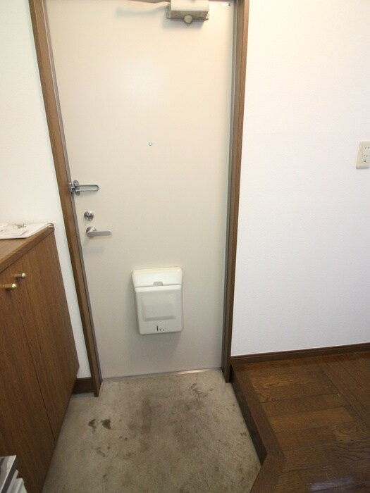 物件内観写真19　(玄関)