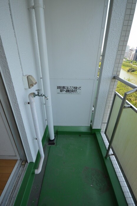 物件内観写真12　(洗濯機置場)