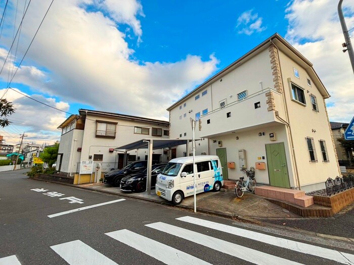 物件外観写真5　(駐車場)