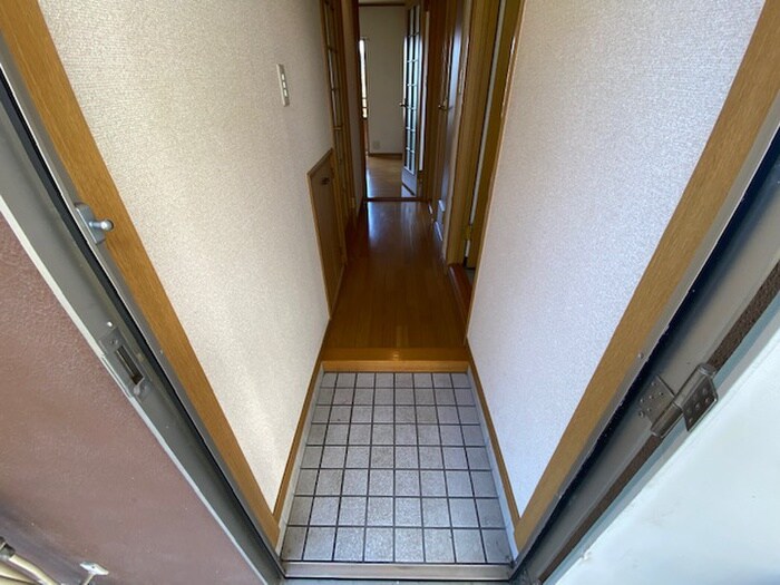 物件内観写真7　(玄関)
